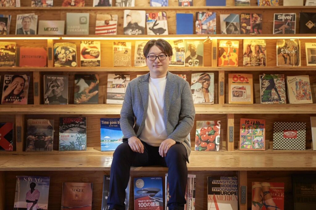 岸泰裕氏